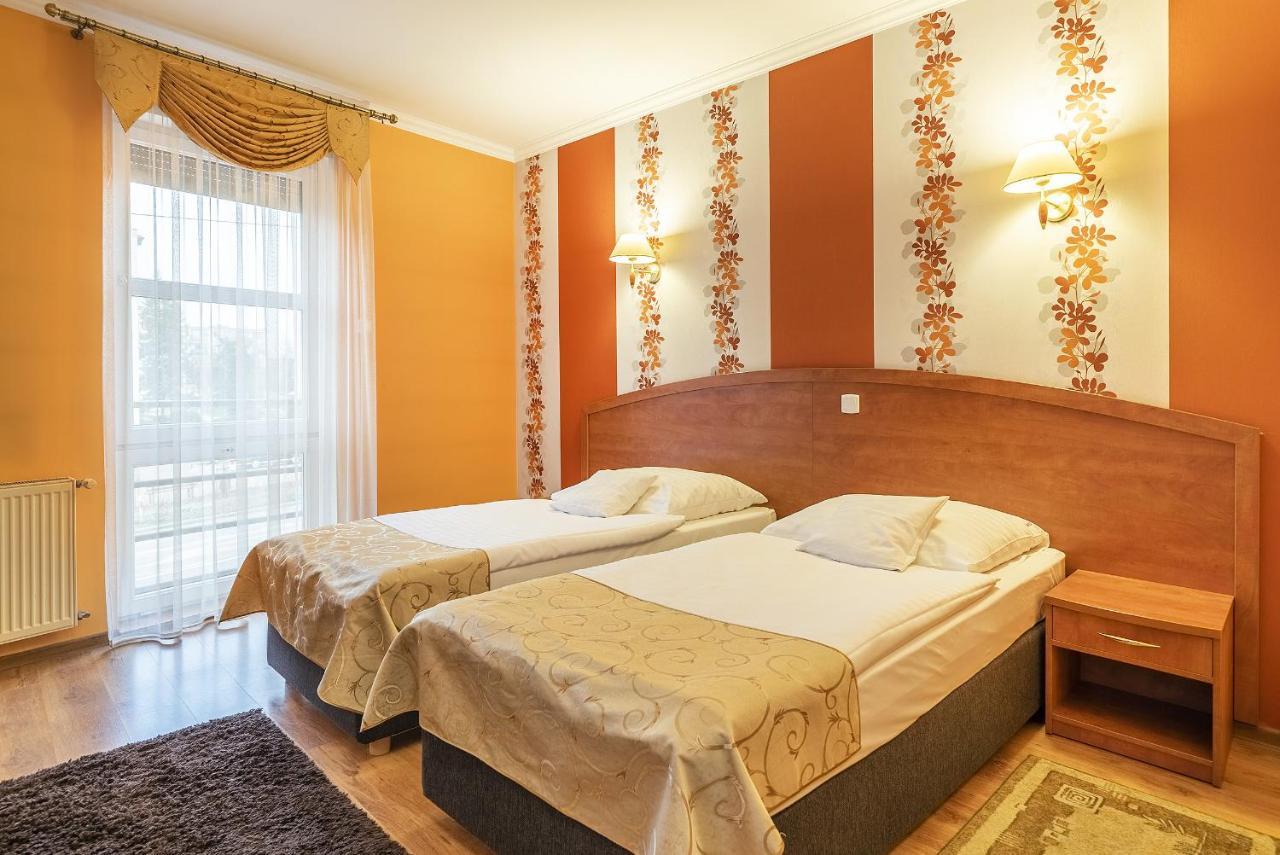 Hotel Doris Oborniki Exteriér fotografie